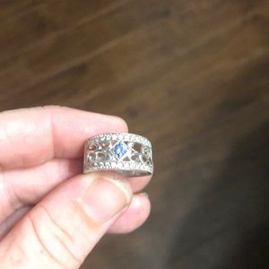 14k white gold tanzanite,I think it’s a size 5